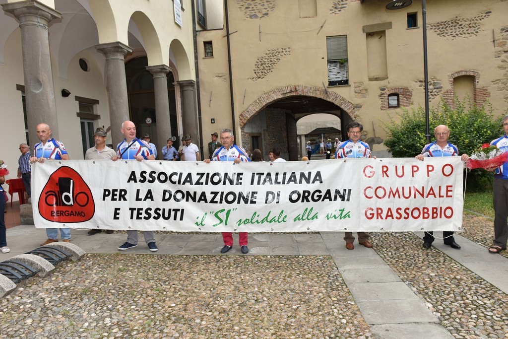 2015.06.14 Grassobbio - 40° Aido Grassobbio    - a Palazzo Belli sede Aido -  attesa corteo