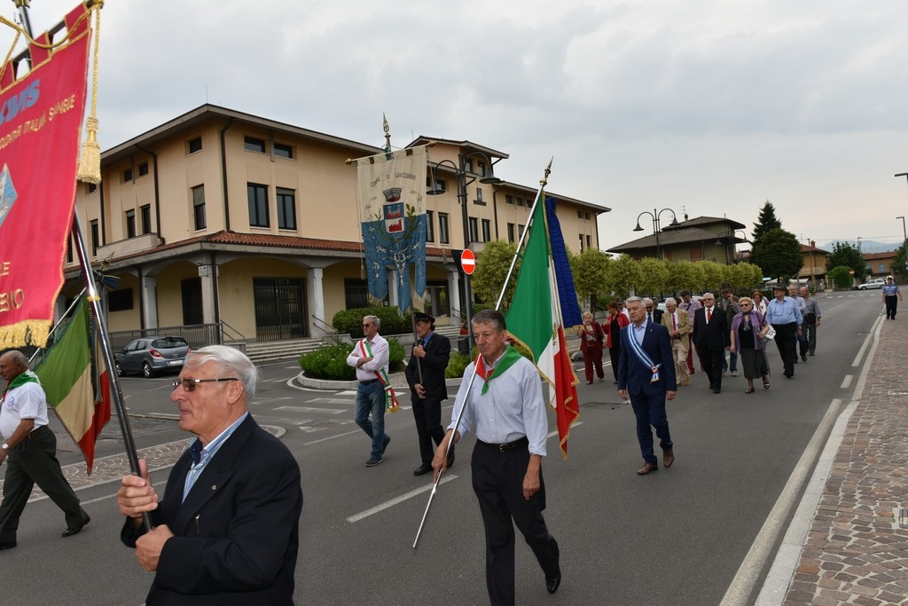 2015.06.14 40° Aido Grassobbio - Via Amerigo Vespucci presso Municipio - omaggio degli Alfieri