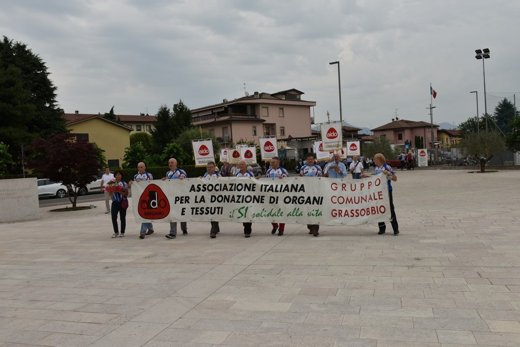 2015.06.14 - 40° Aido Grassobbio - Via Papa Giovanni XXIII - arrivo corteo presso la chiesa Santa Famiglia di Nazaret