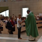 2015.06.14 - 40° Aido Grassobbio - Via Papa Giovanni XXIII - interno Chiesa Santa Famiglia di Nazaret - Offertorio a don Manuel di Teresina Morlacchi