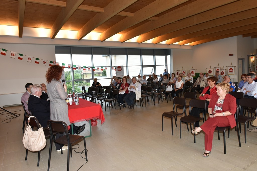 2015.06.14 - 40° Aido Grassobbio - Via Papa Giovanni XXIII  -  Sala della Comunità -  intervento Pres. Aido Provinciale di Bergamo rag. Monica Vescovi